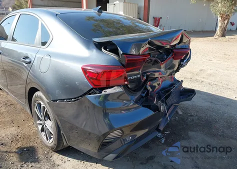 2024 Kia Forte Lxs z USA, uszkodzony, nr VIN 3KPF24AD2RE712043